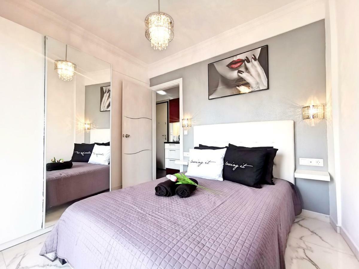 Pure Bliss Luxury Beachfront Apartment With Panoramic Sea Views, Electric Bbq, Gym Equipment And More أغيا ترياس المظهر الخارجي الصورة